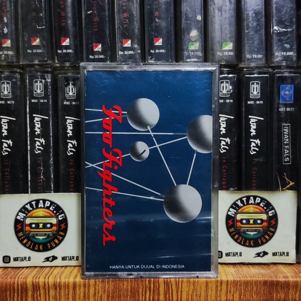 Kaset Pita - Foo Fighters - The Colour And The Shape - Radio Tape - Kaset - Radio - Pemutar Kaset - 