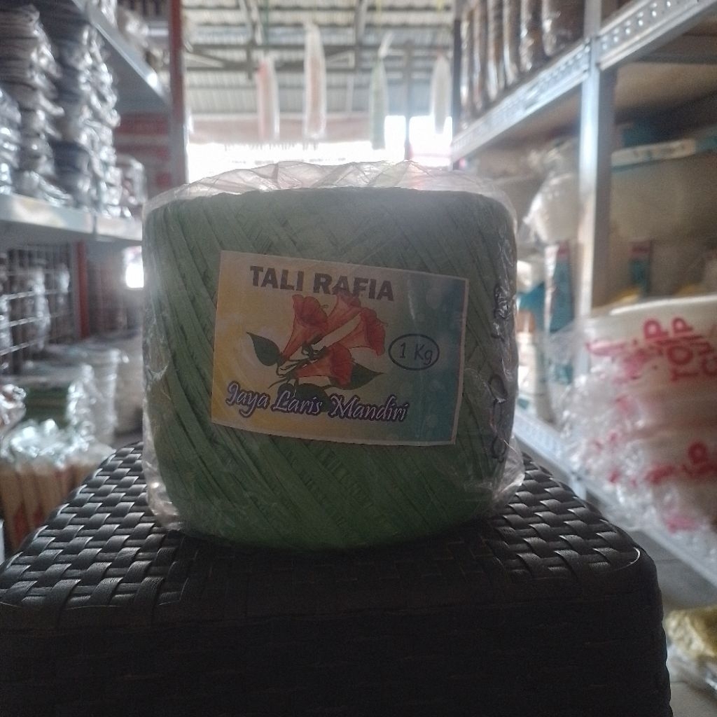 

Tali Rafia Gulung 1kg
