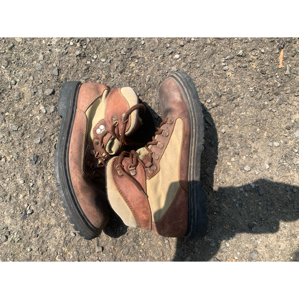 sepatu tracking kulit kombinasi eiger 43