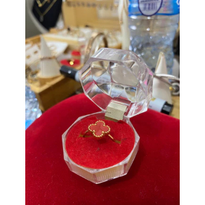 Cincin Bunga Model Clover Emas