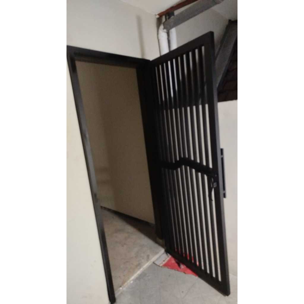 Pintu rumah besi minimalis