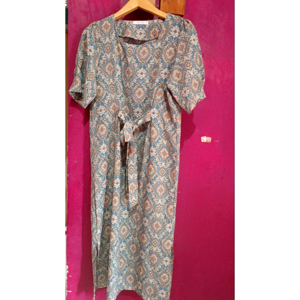 Dress Motif Etnik
