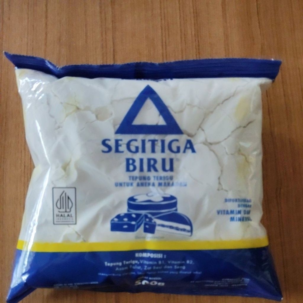 

Tepung terigu segitiga biru 500gr