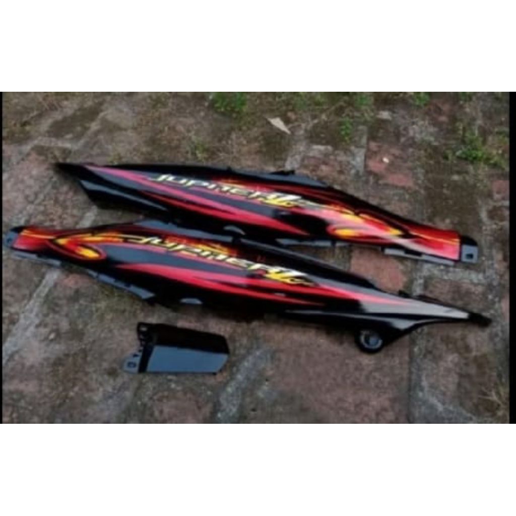 Cover body belakang motor Yamaha Jupiter z new Warna HITAM Set striping V1