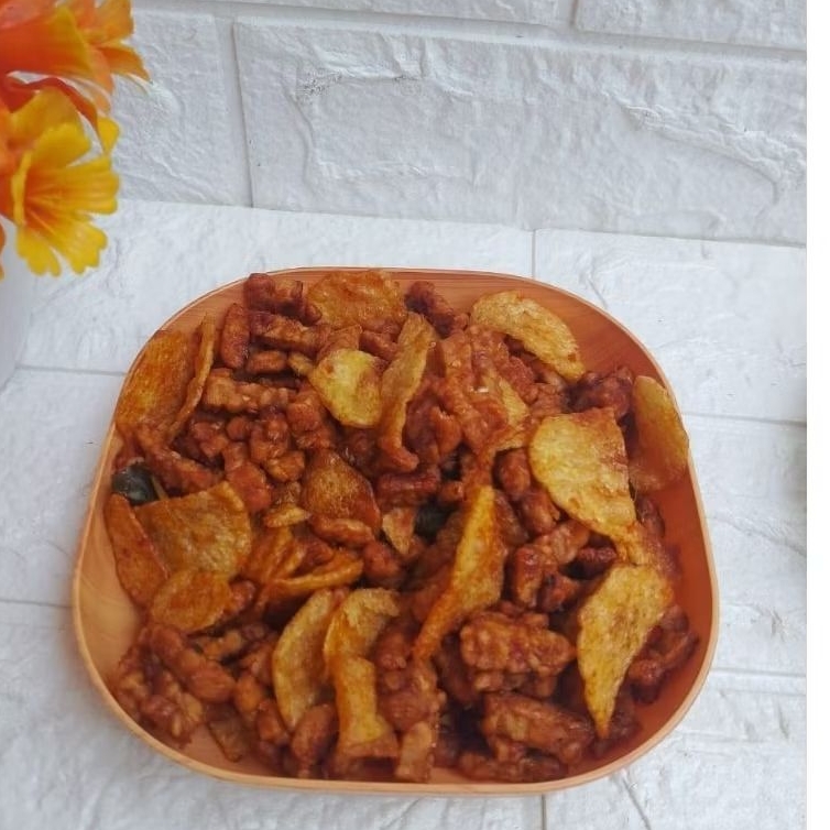

TEMPE OREK KERING Mix Kentang 100 gram