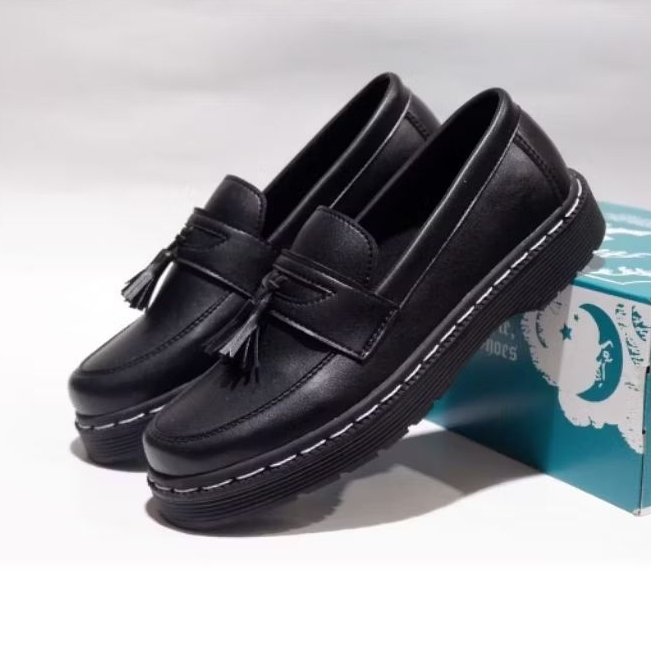 hot nykrmn - sepatu casual loafers docmart hitam formal pantofel pria kerja modern kekinian