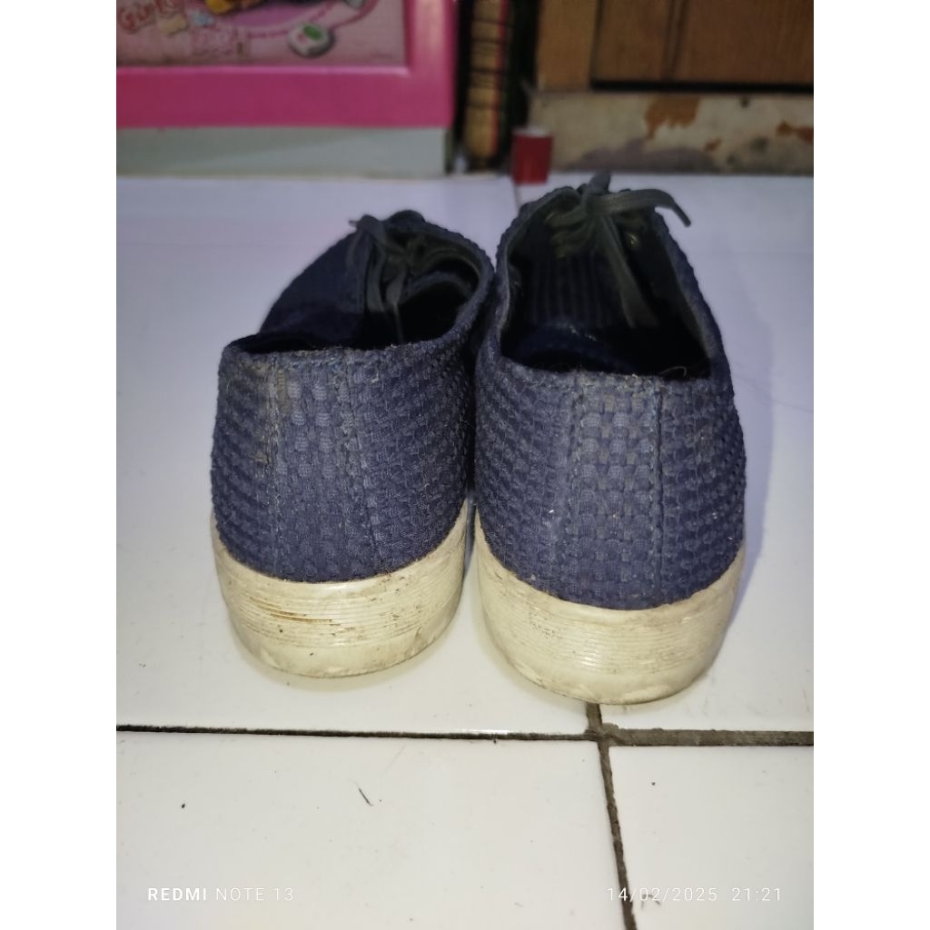 sepatu dr marten lakewood