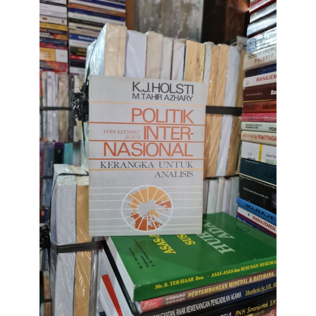 Politik internasional kerangka untuk analisis jilid 2 by K J Holsti
