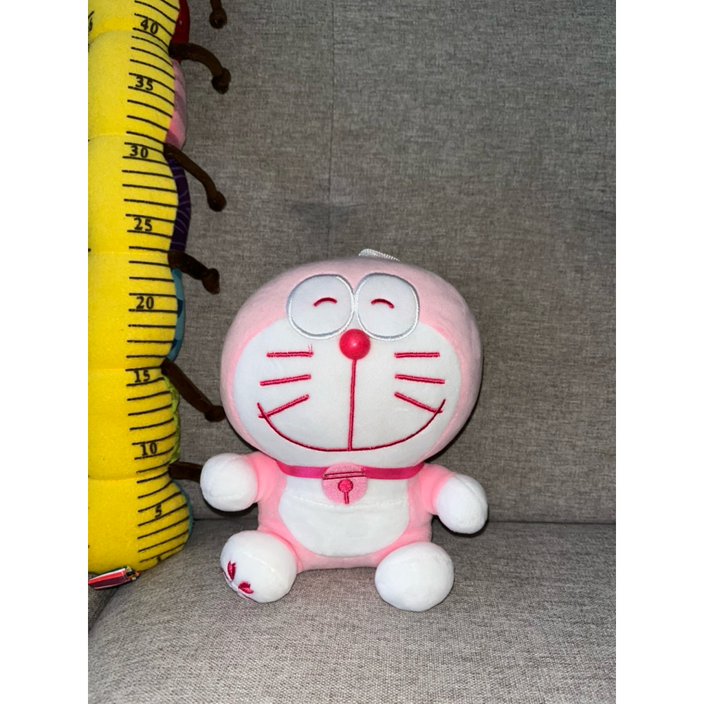 Boneka Doraemon Pink