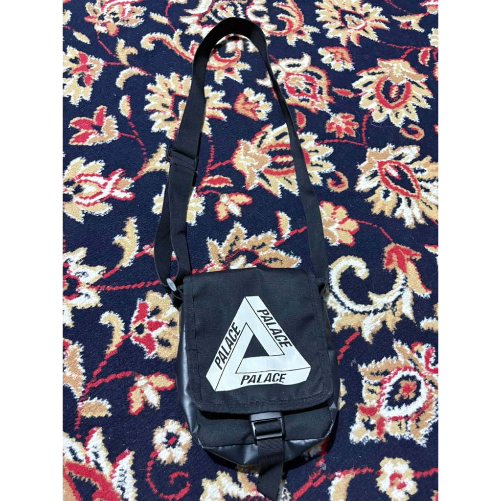 Palace slingbag