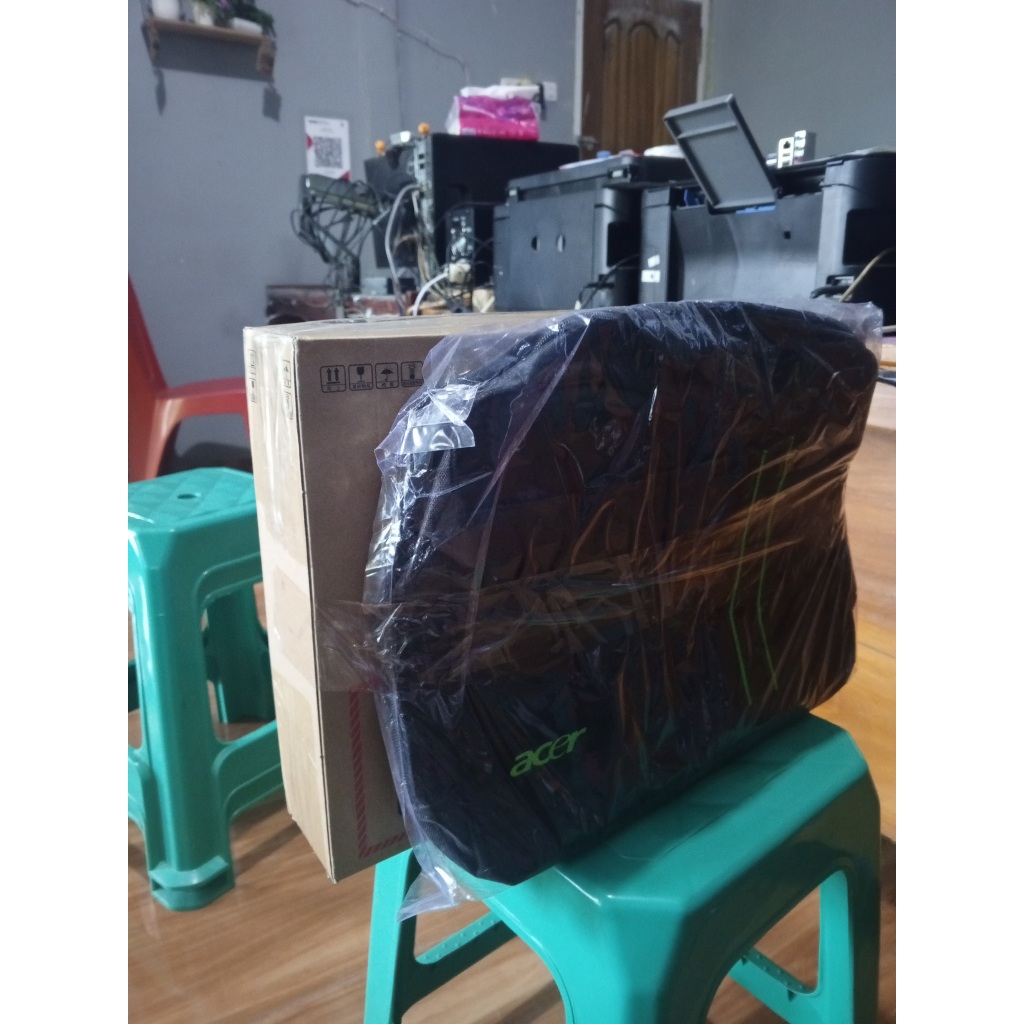 Laptop Acer One 14 Z476 intel Core i3 gen 6 Ram 8gb (BNIB)