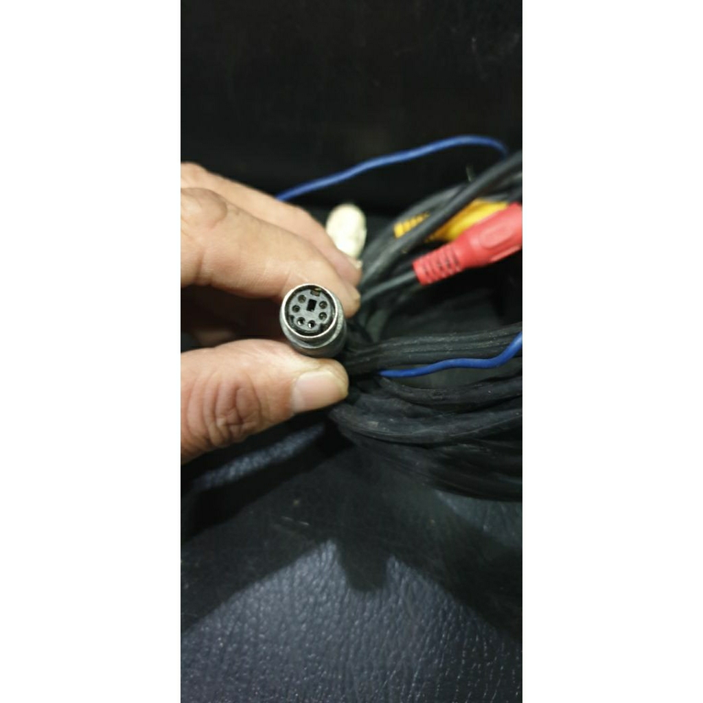 Soket Kabel AV INPUT TV Monitor mobil headrest 6 pin panjang 1 meter bekas