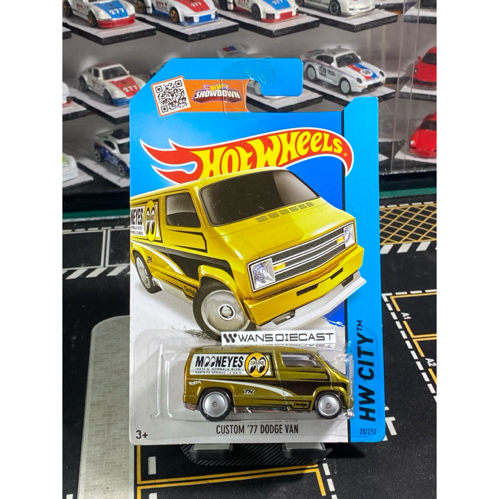 Hot Wheels Super Treasure Hunt Custom 77 Dodge Van Moon Eyes Yellow Gold Mooneyes $TH TH$ STH THS mu