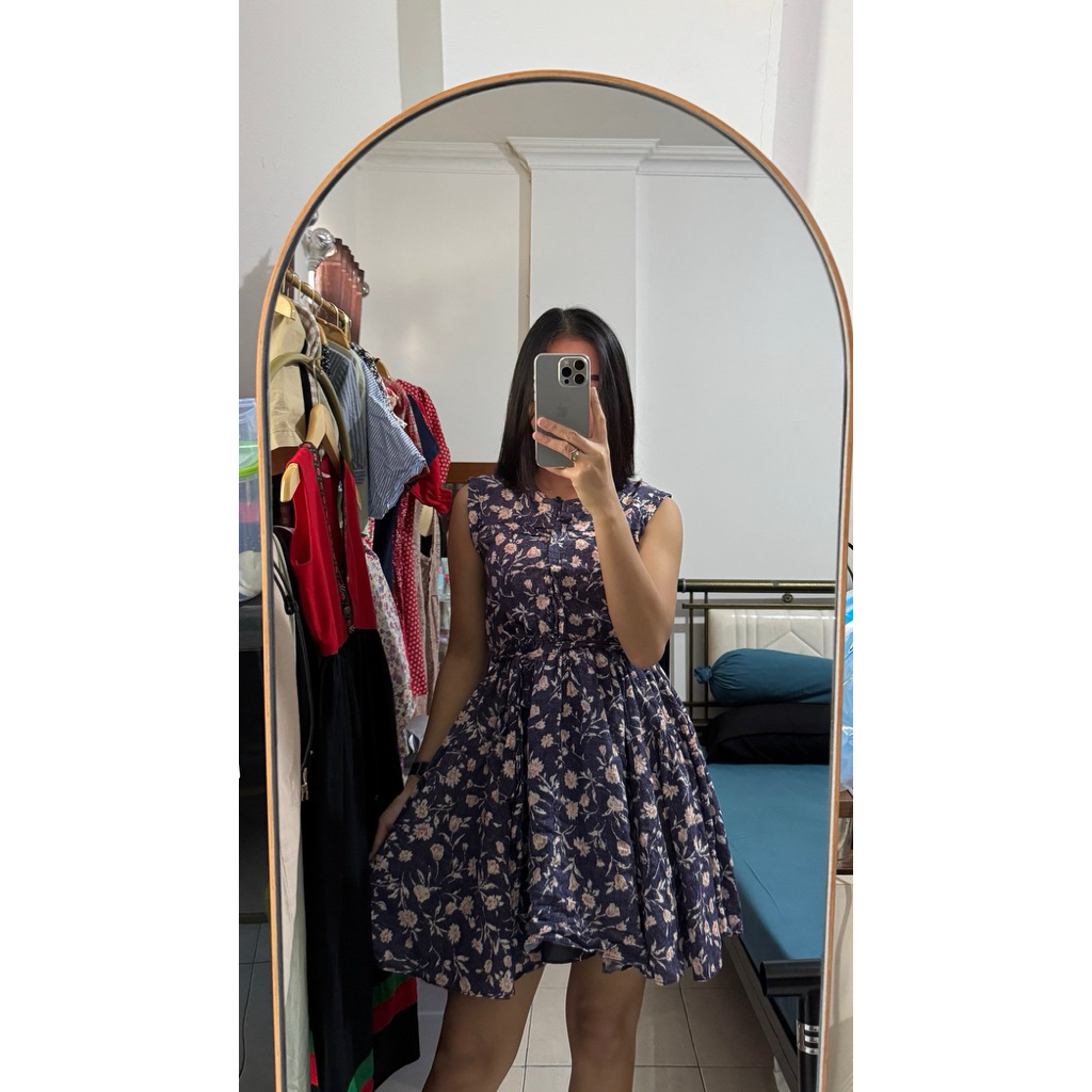 Dress Plastic Island