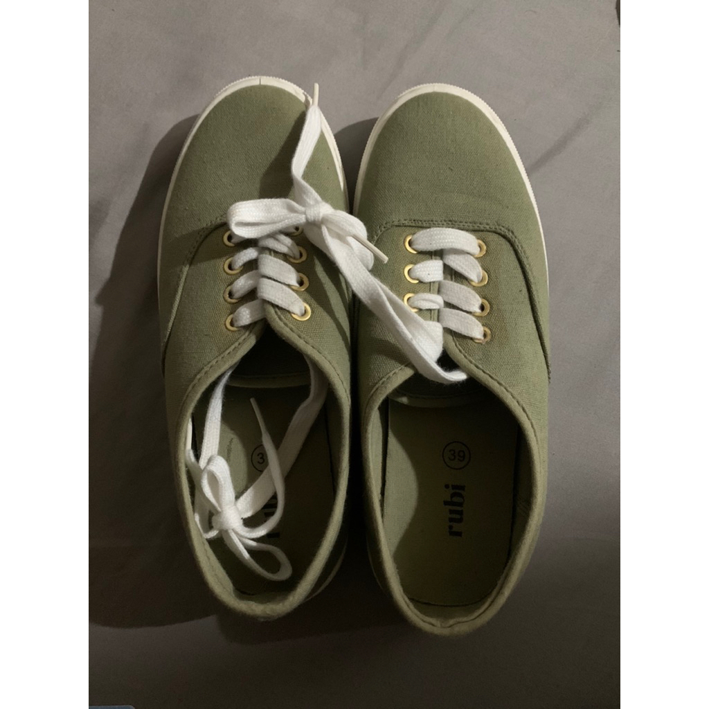 Sepatu Rubi Hijau [PRELOVED]