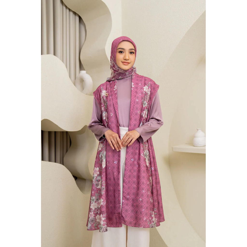 

muraya outer berry blush wearing klamby new
