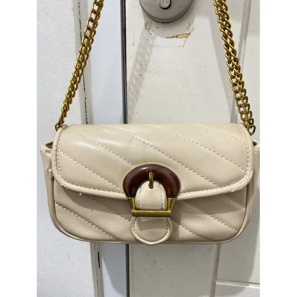 tas rantai warna cream