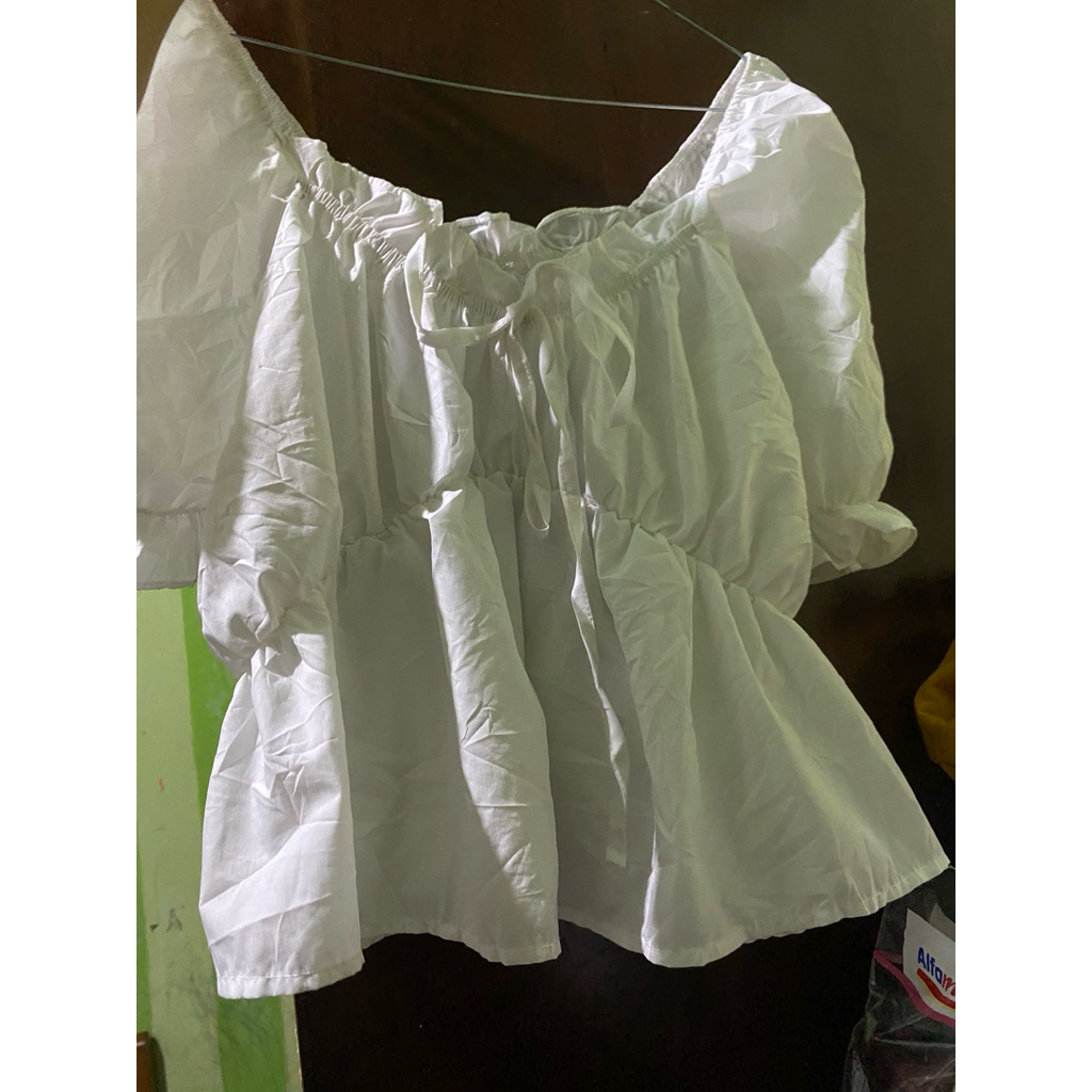 top blouse crop atasan baju kaos putih puff puffy white karet babydoll serut fairy