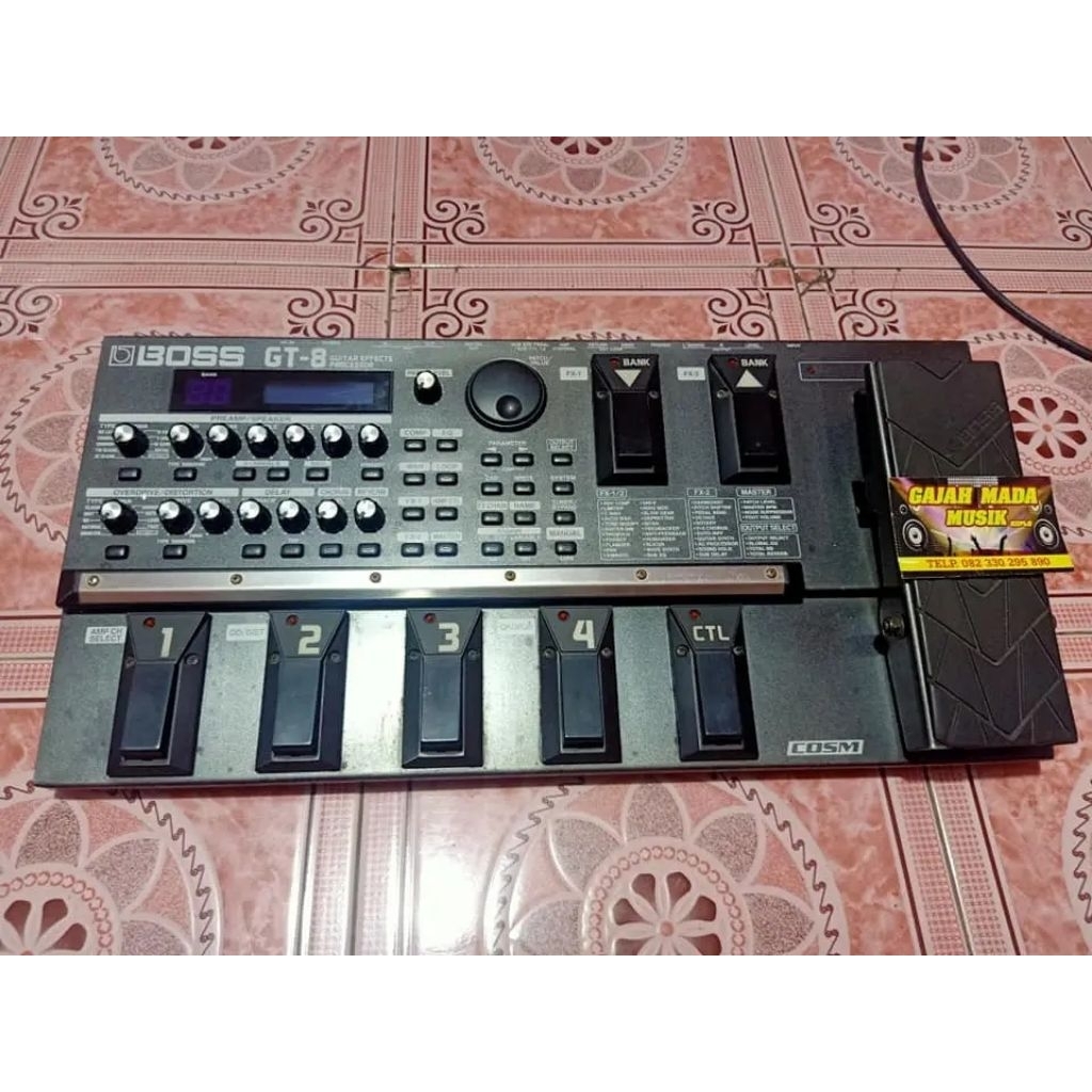 EFEK GITAR BOSS GT 8