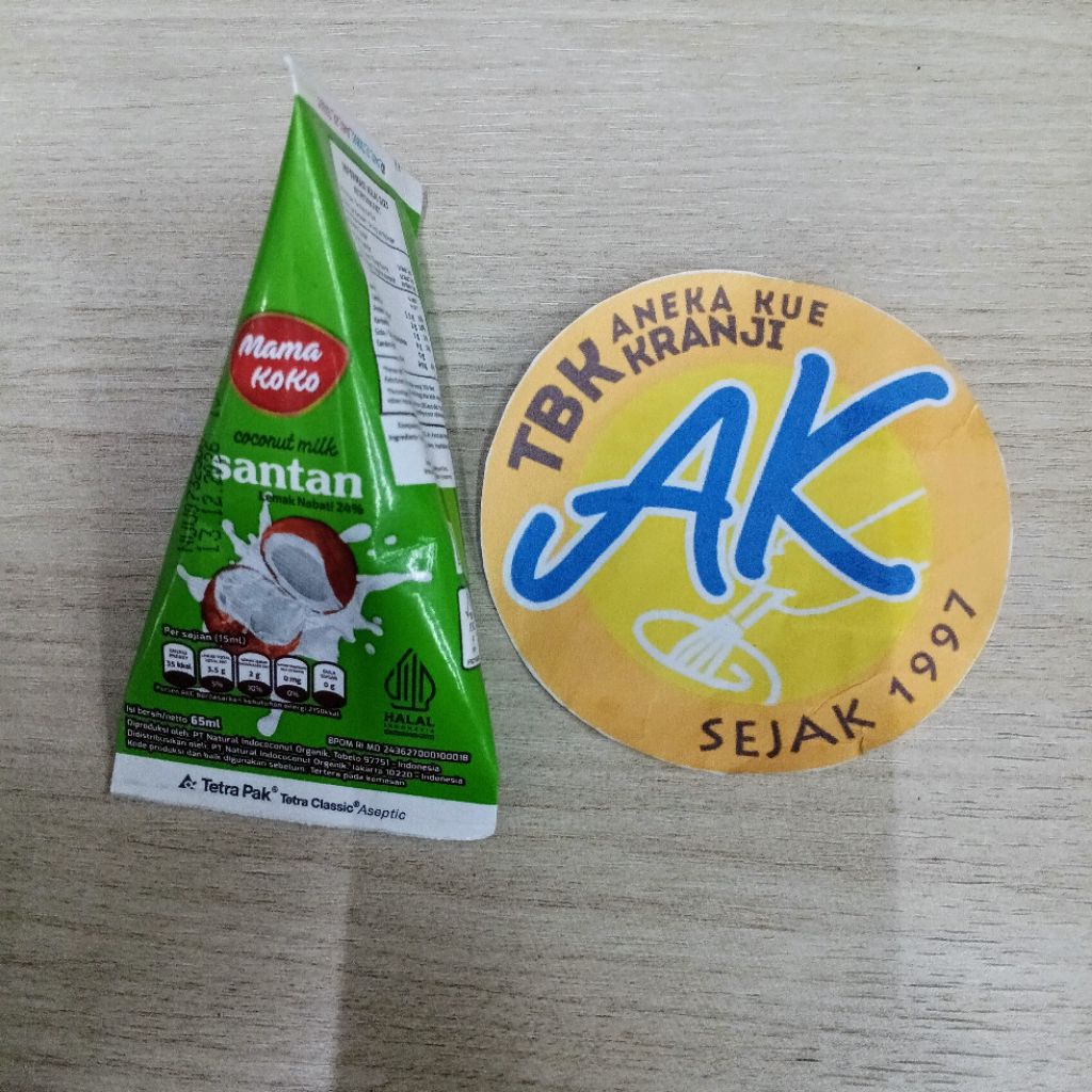 

Santan Cair Mamacoco 65ml Santan cair mama coco