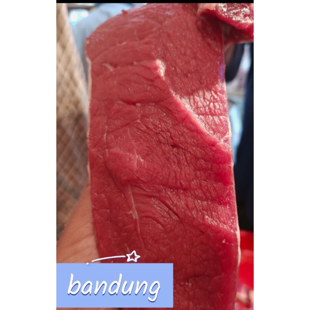 

daging sapi bagian paha, tanpa lemak, di jamin empuk cocok buat rendang/gepuk.(bisa reques potong sesuai kemauan pembeli)