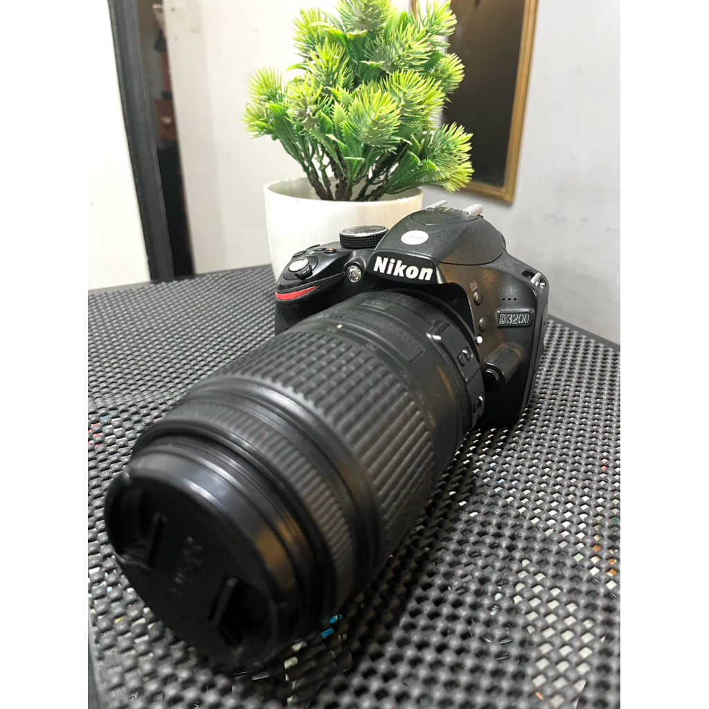 NIKON D3200 + LENSA TELE 55-300 (Second)