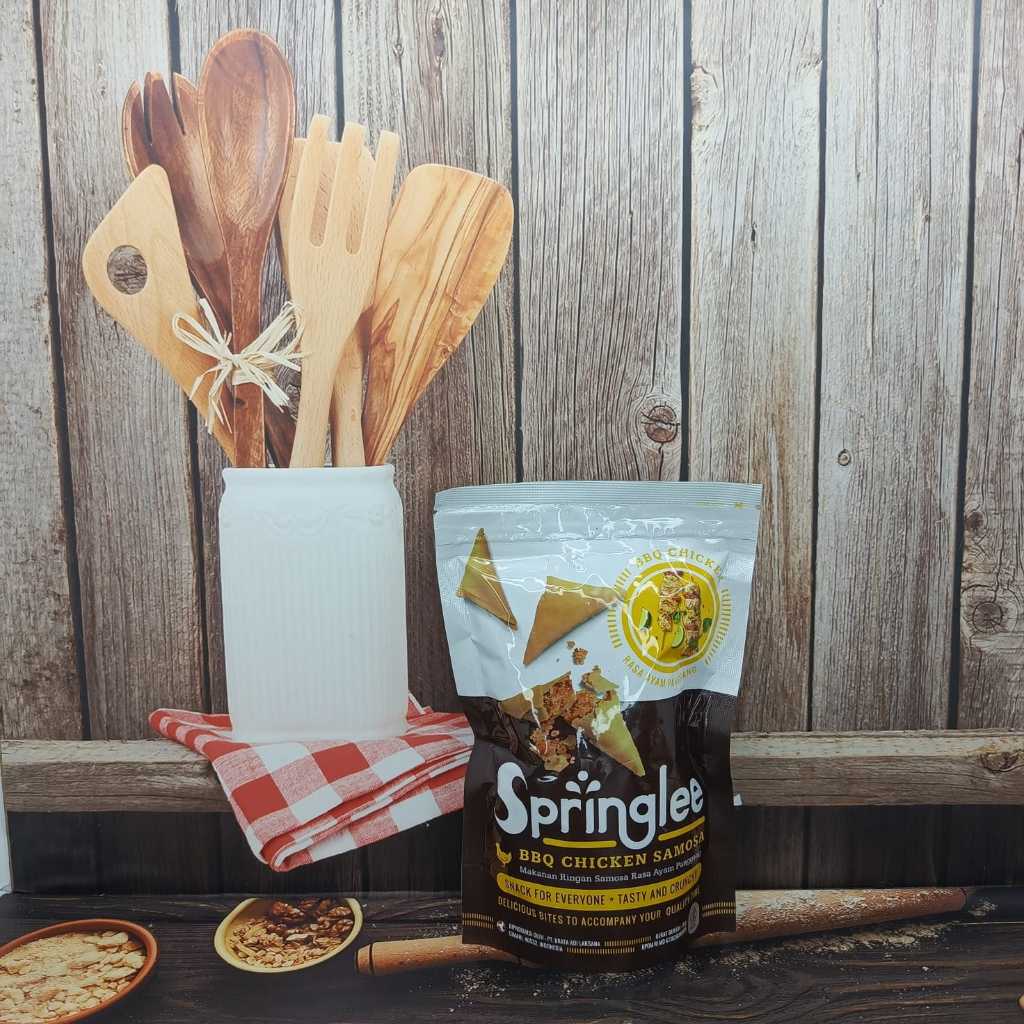 

Springlee Premium (Samosa Ayam Panggang - Barbeque)