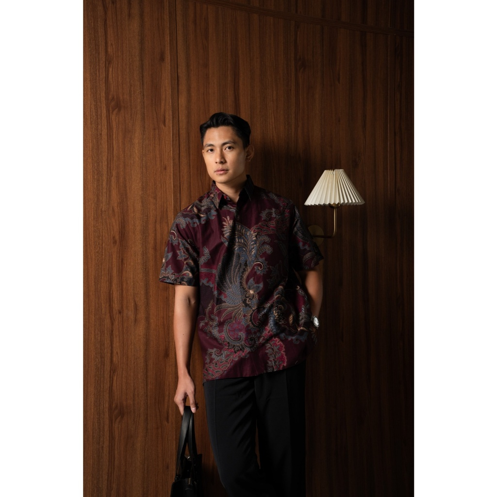 Batik Ayman - GALA BURGUNDY LENGAN PENDEK | Kemeja Batik Pria Katun Premium