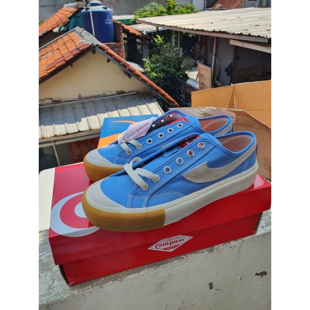 Compass Gazelle Blue Sky 39