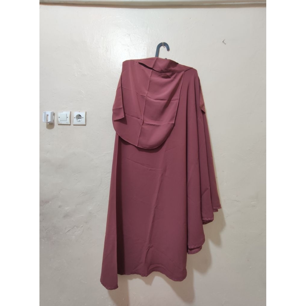 Preloved gamis embos set hijab + cadar bandana