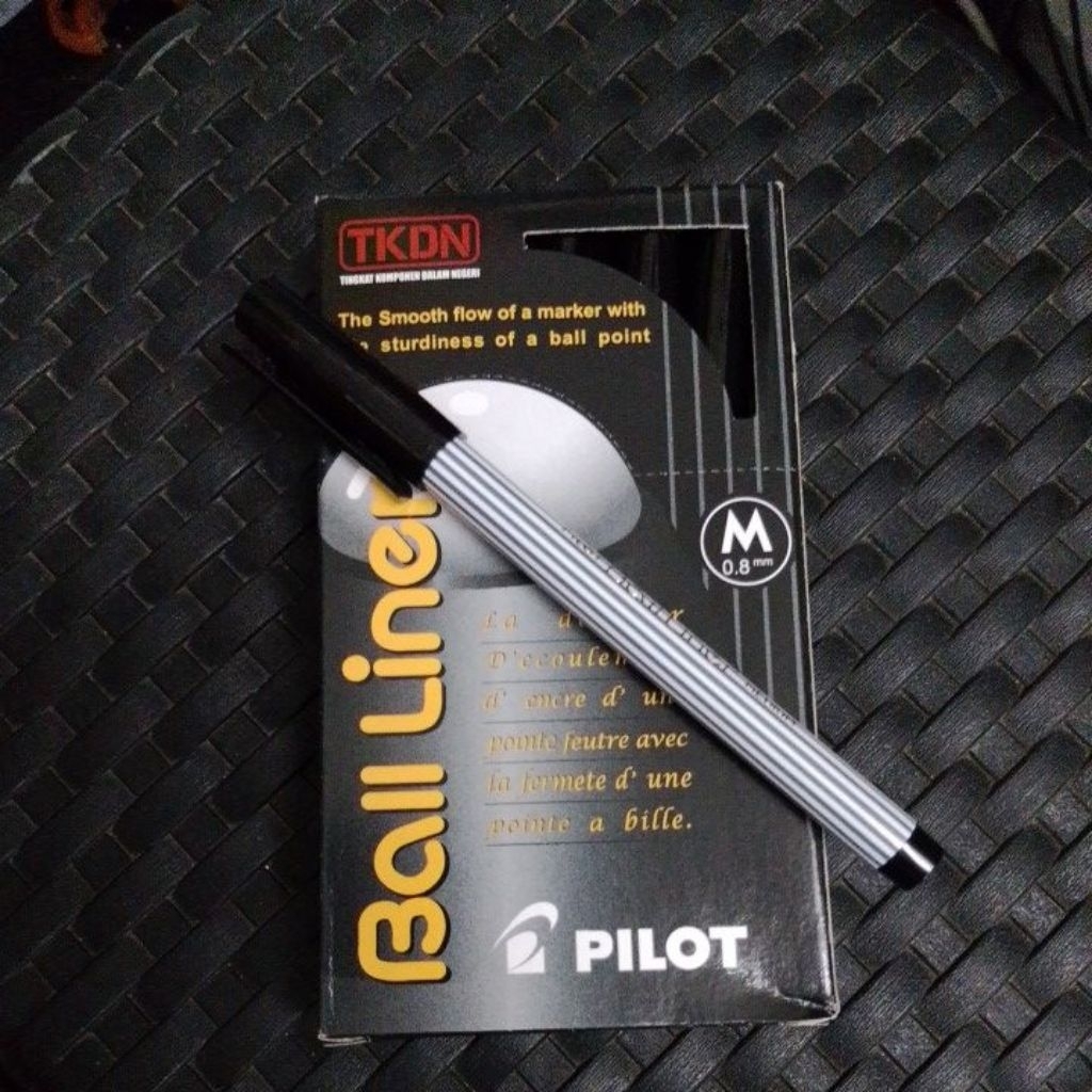 

pulpen pilot ball liner BL-5m 0.8mm hitam 1 pack