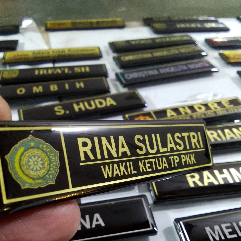 

NameTag Papan Nama Dada Costume Resin Logo Pkk Gold Penitik Magnet