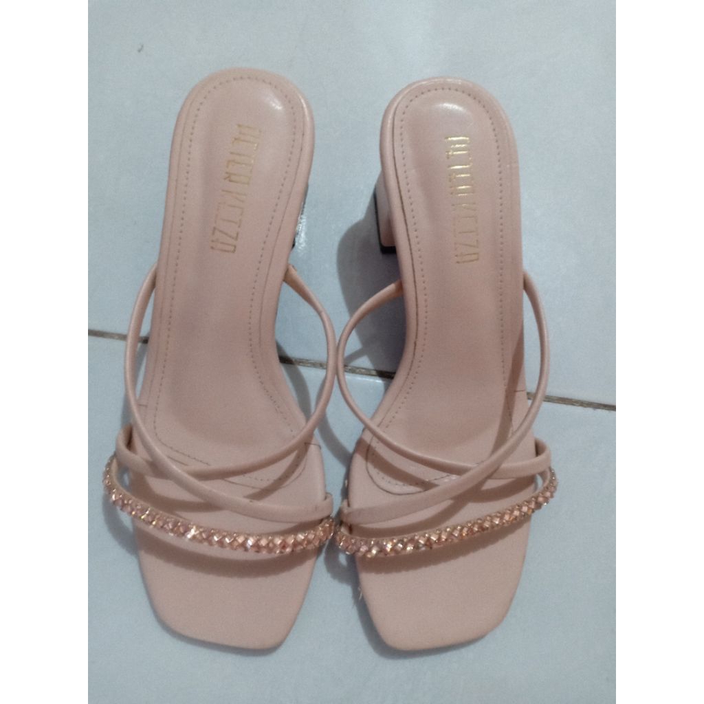 preloved sandal pesta wanita
