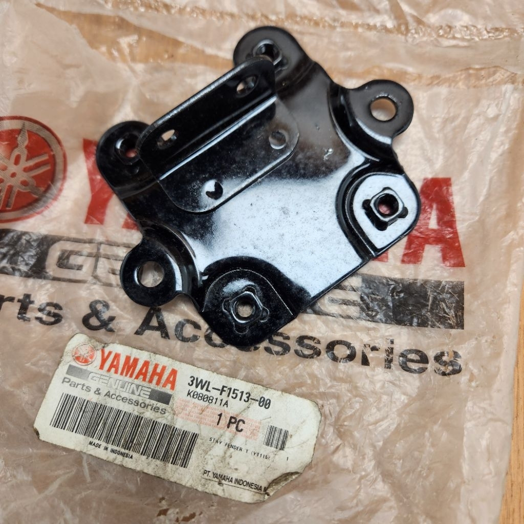 bracket spakbor depan yamaha yt115