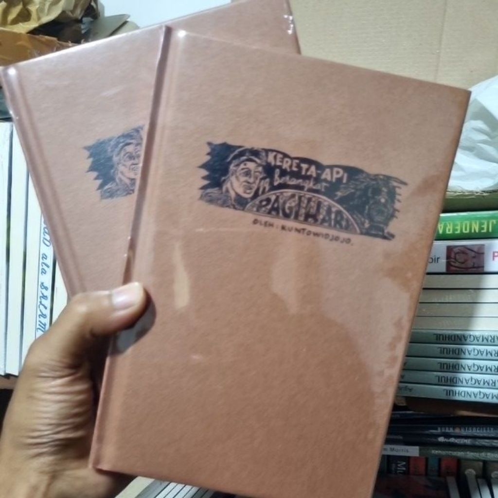 Kereta Api yang Berangkat Pagi Hari - Kuntowijoyo