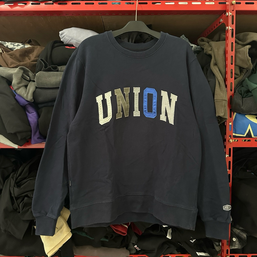 Crewneck layer union navy like new
