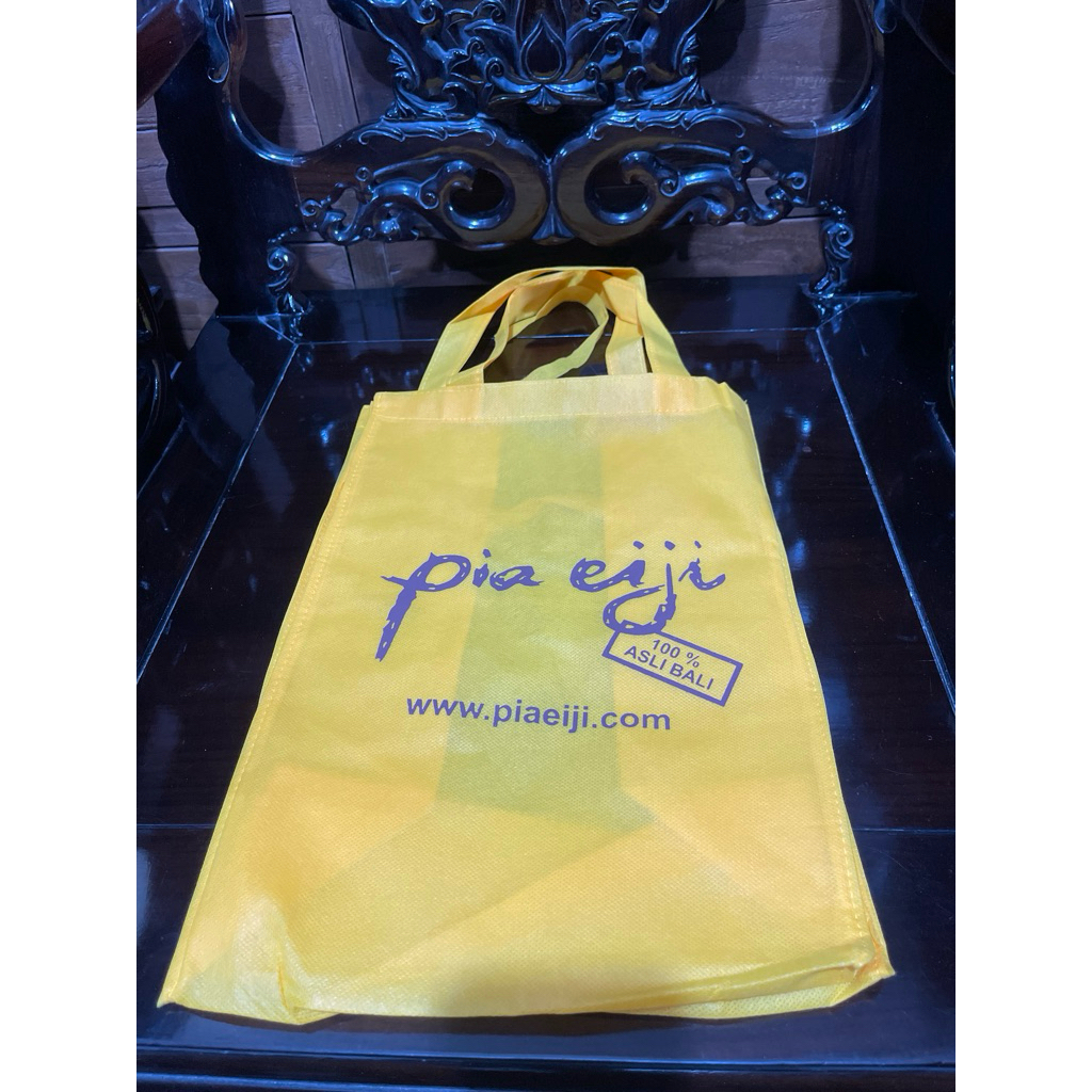 

Tas Belanja Pia Eiji Oleh Oleh Bali / Tote Bag Eiji Besar