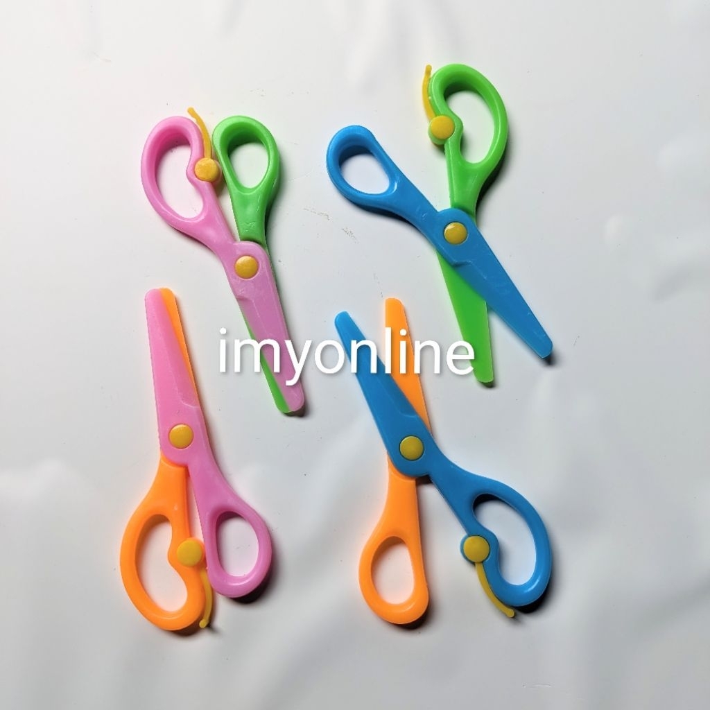 

Gunting Kertas Anak Warna Warni