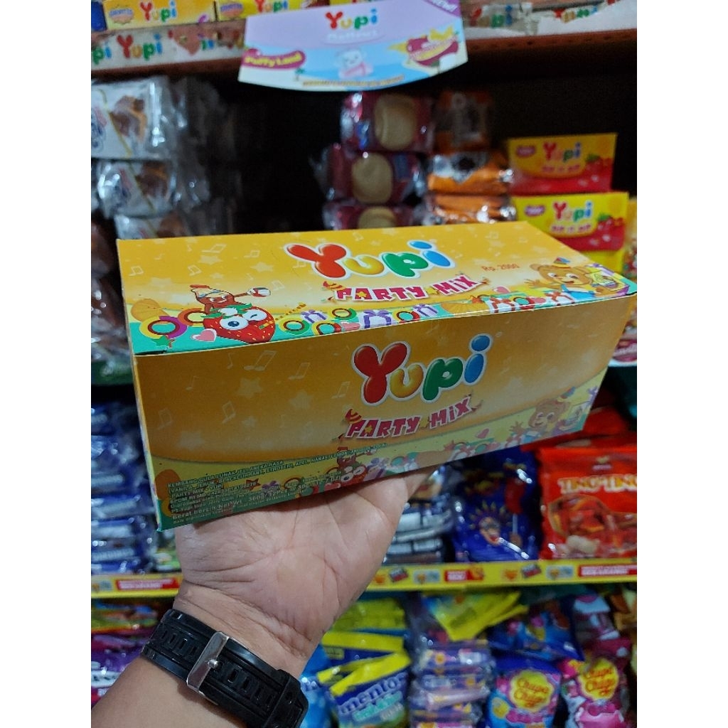 

PERMEN YUPI PARTY MIX ECERAN 2000AN