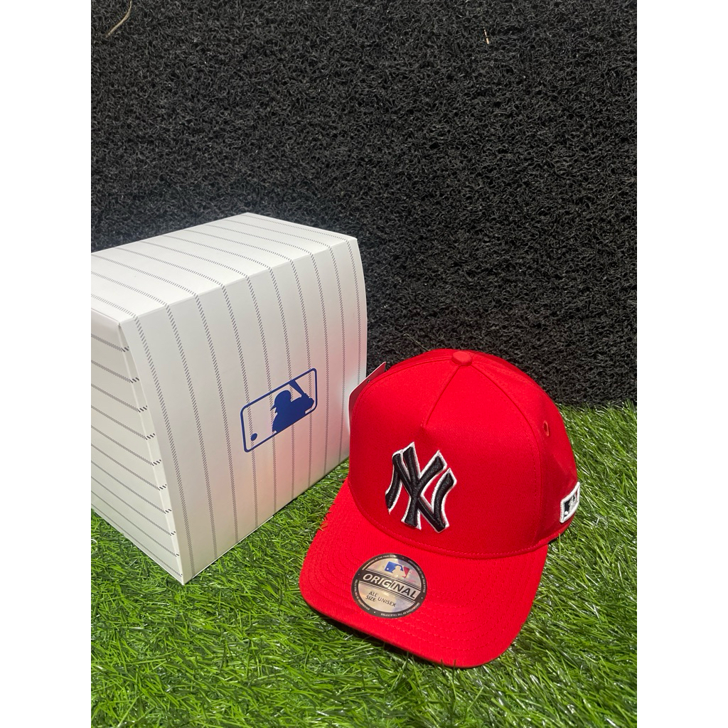 Logo NY Hitam List Putih Bahan Merah Topi Premium MLB