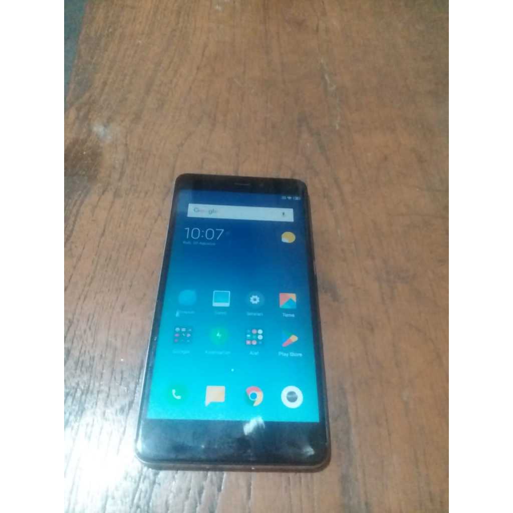 REDMI NOT 4. RAM 3 INTERNAL 32.