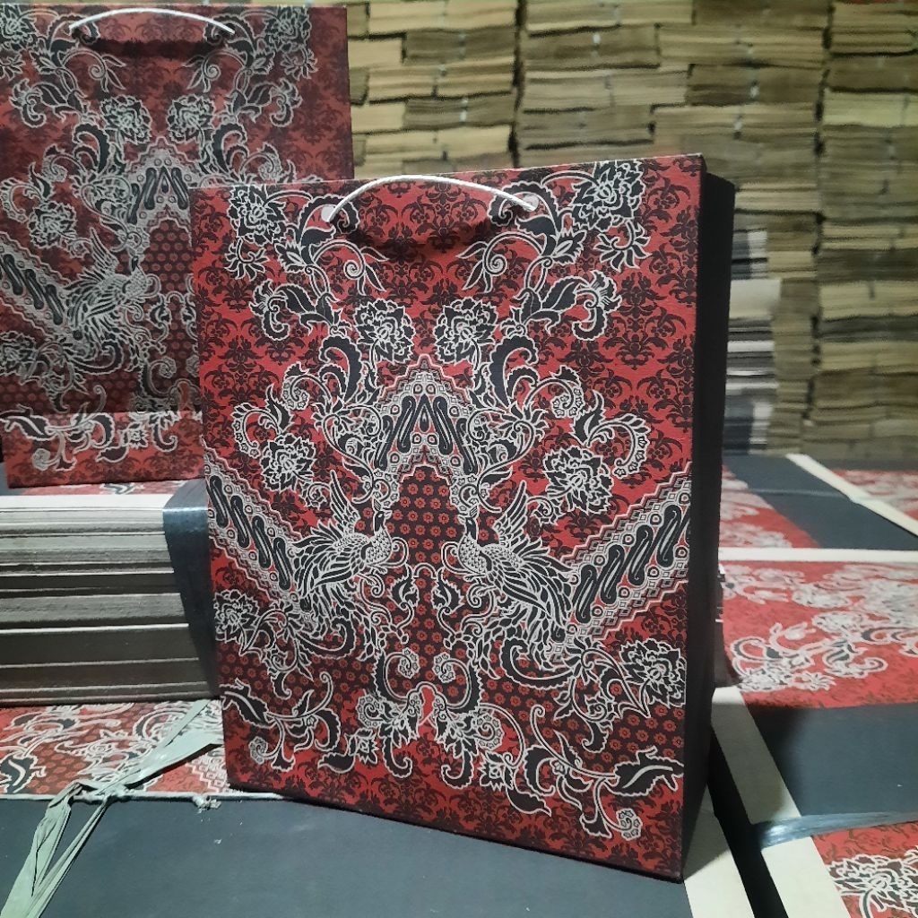 

paper bag motif ukuran 20x8x25 paper bag batik produsen paper bag murah paperbag murah 1 lusin 12pcs
