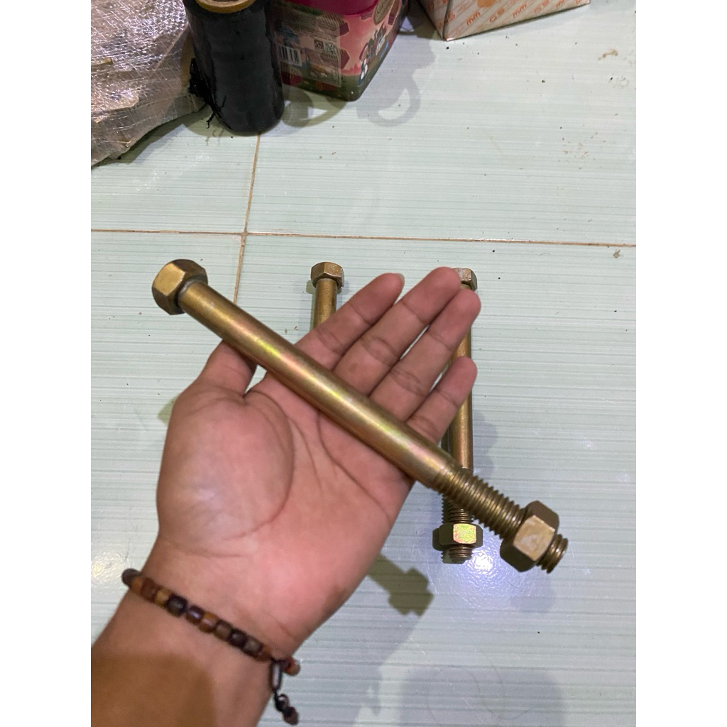 Baut bodi sasis traktor as 16