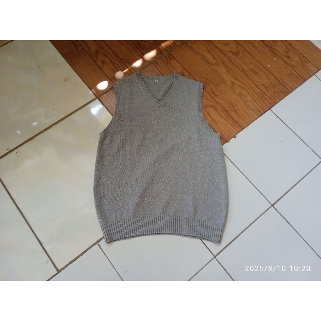 Basic Knit Vest Uniqlo
