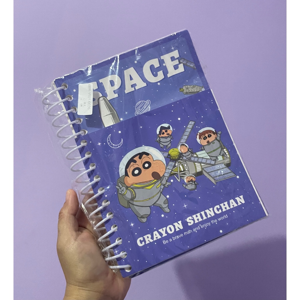 

Notebook shinchan 2 ukuran motif astronot