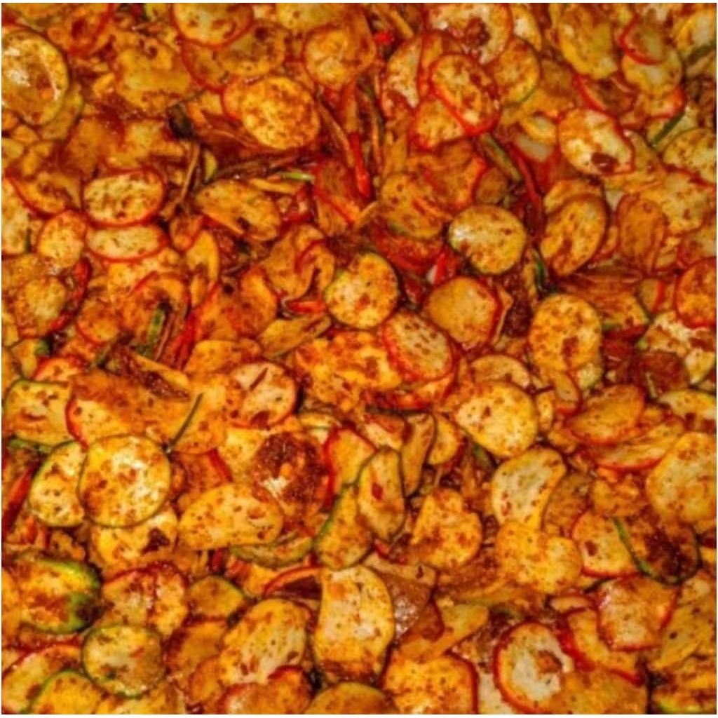 

SEBLAK KERUPUK BAWANG/KERUPUK KEMPLANG PEDAS DAUN JERUK KEMASAN 1KG