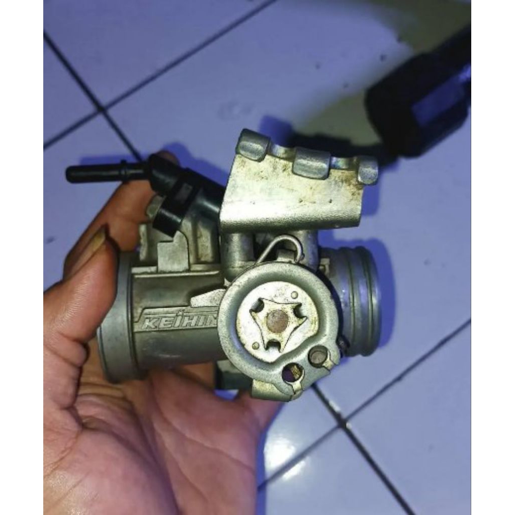 throtle body/TB cb150r old