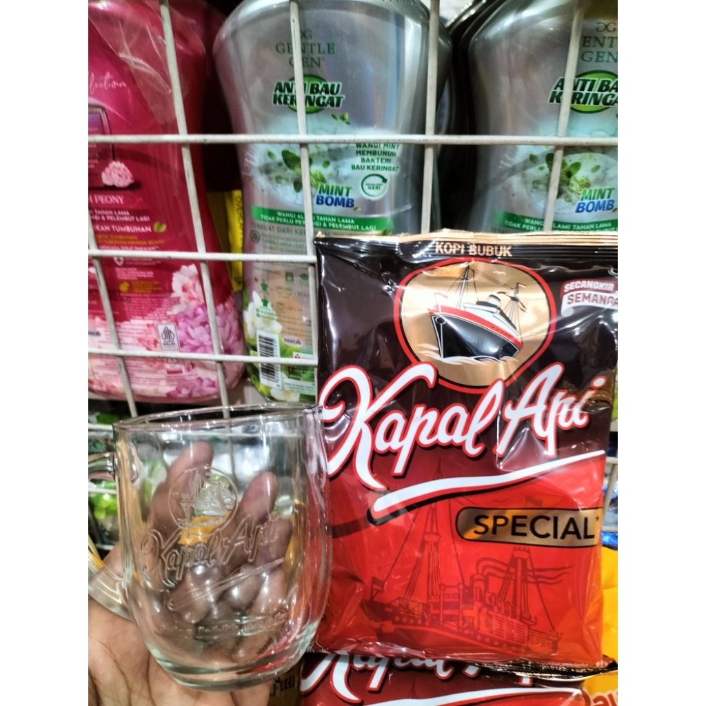 KAPAL API SPECIAL 150 GR FREE GELAS