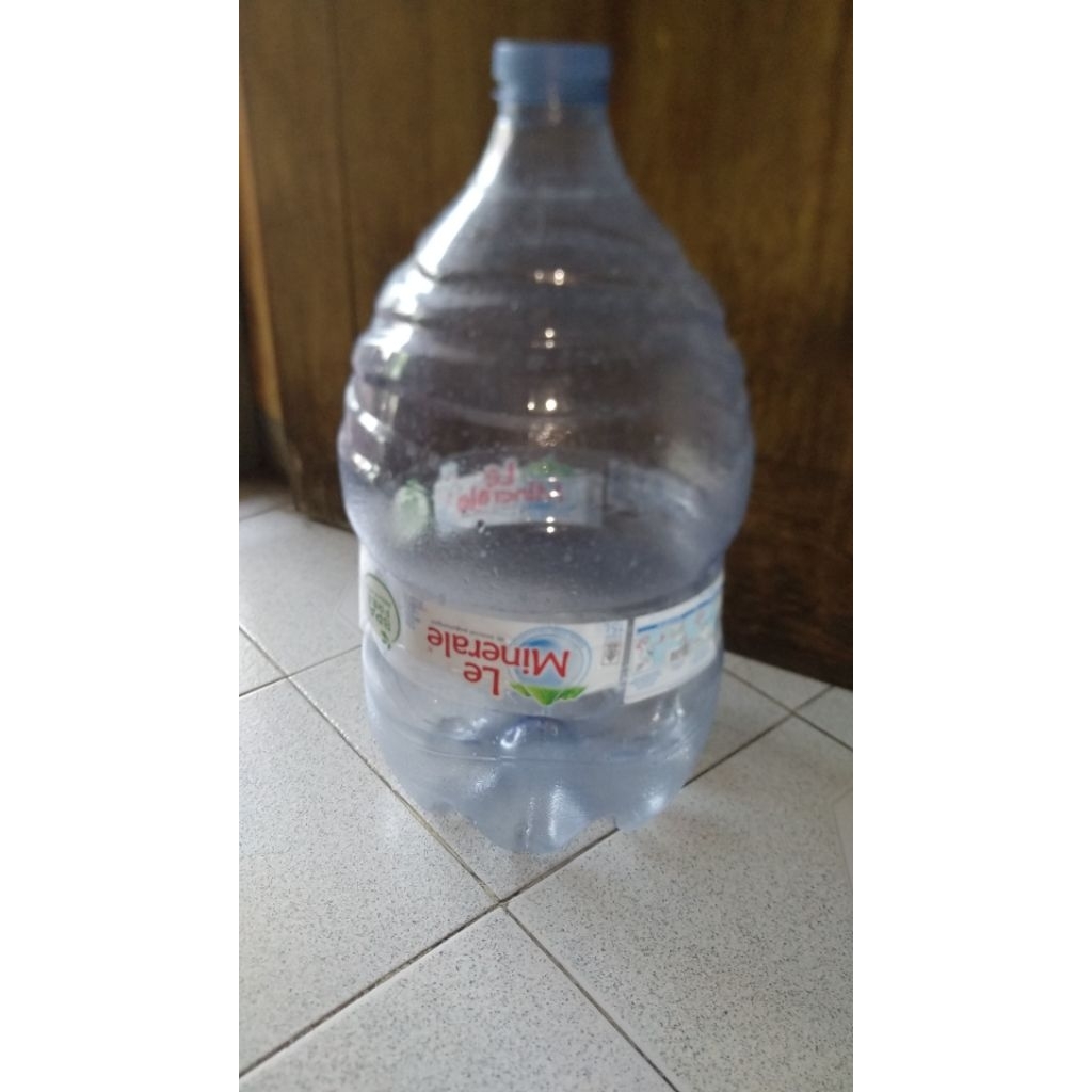 

Galon Bekas Le Minerale 15L Second