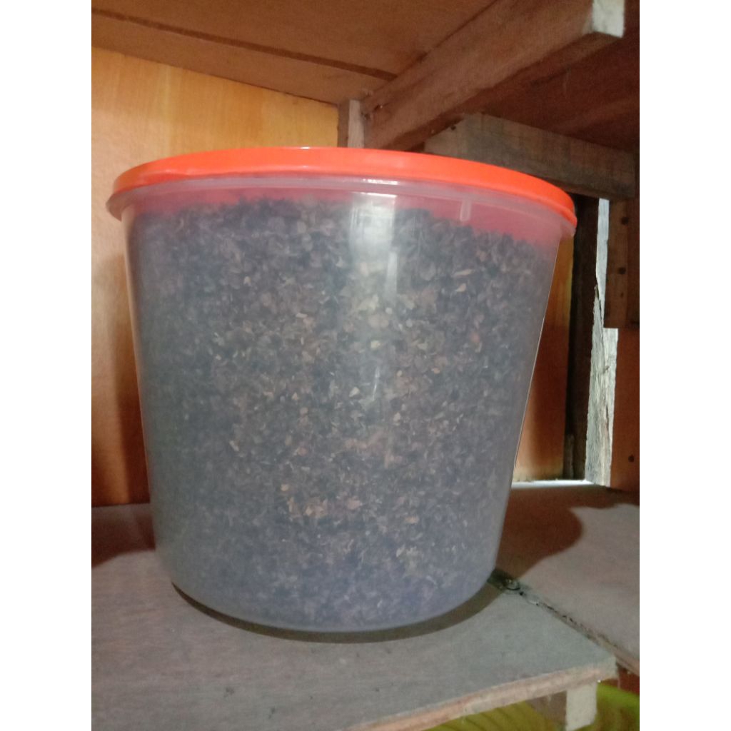 

daun kering quenn bee tawon 100gr